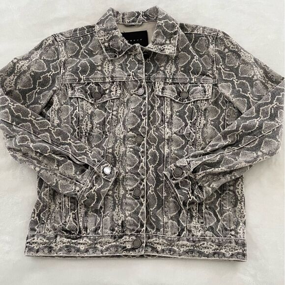 Blank NYC Snakeskin Print Snake Along Denim Jacket, Size XS NWOT - Picture 8 of 12